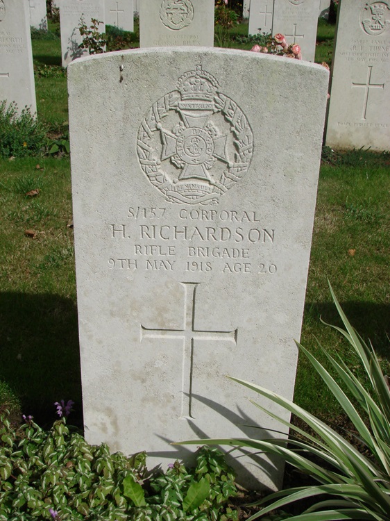 grave for h richardson