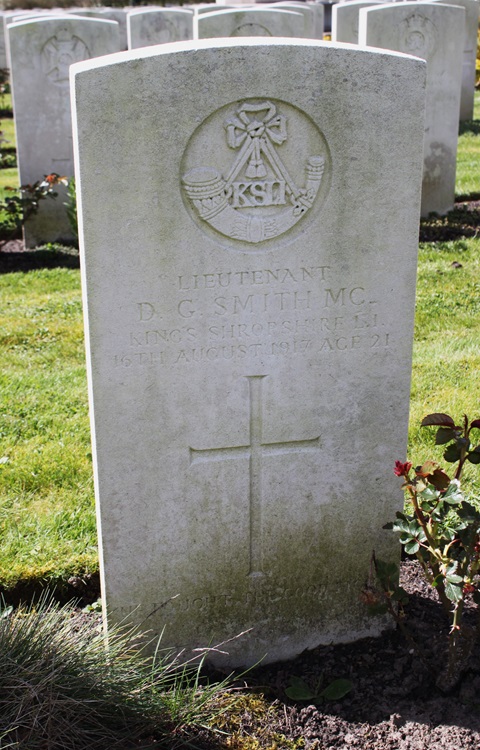 grave for DG Smith