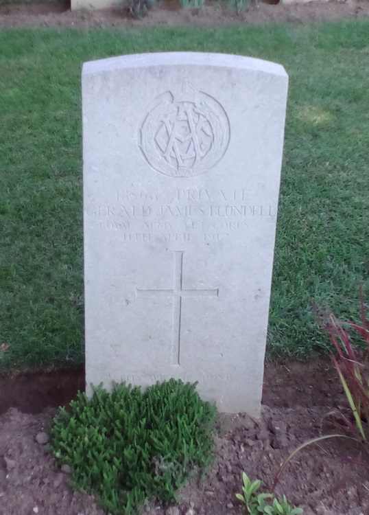 grave for gj blundell