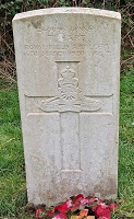 CWGC Grave for T Hart WW1 200