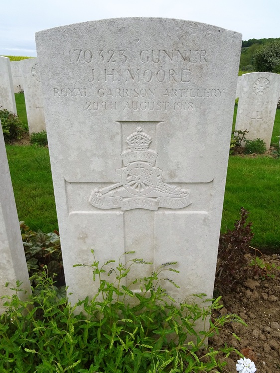 grave for jh moore