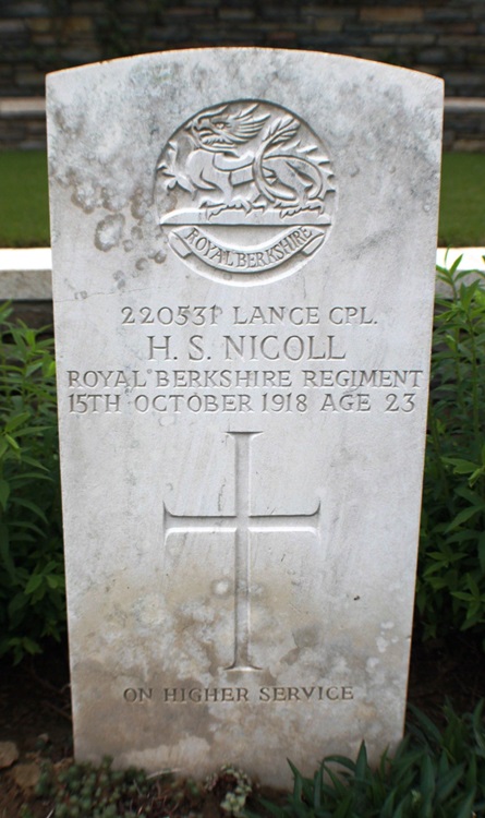 grave for hs nicoll
