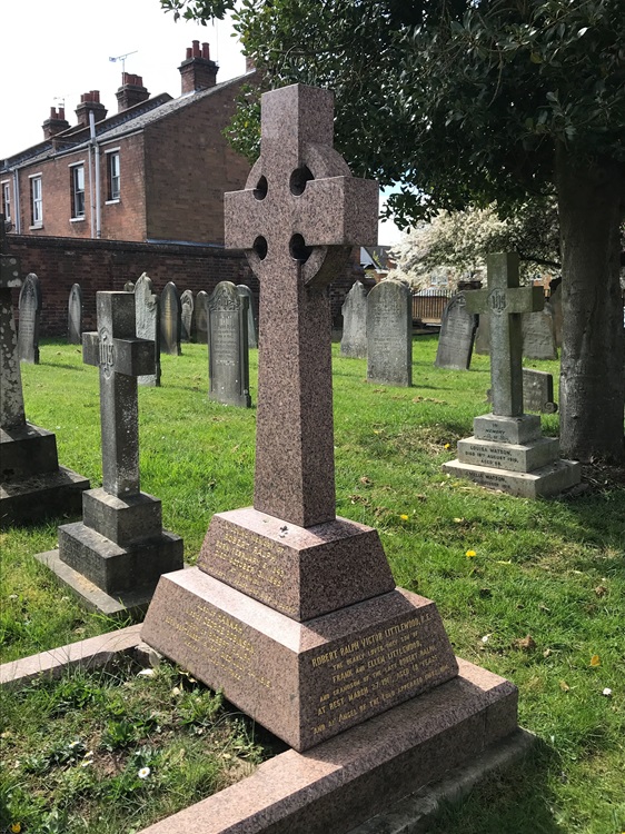 grave for rrv littlewood